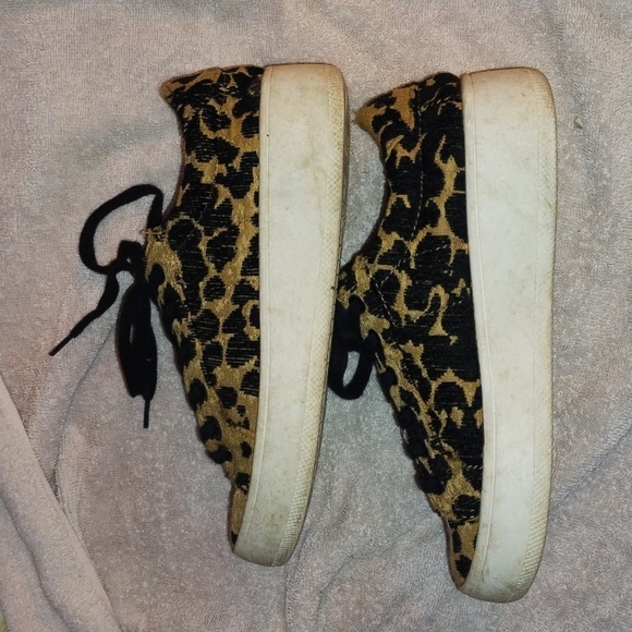Steve Madden 'Bernie' Leopard Print Fabric Sneakers - Picture 4 of 8